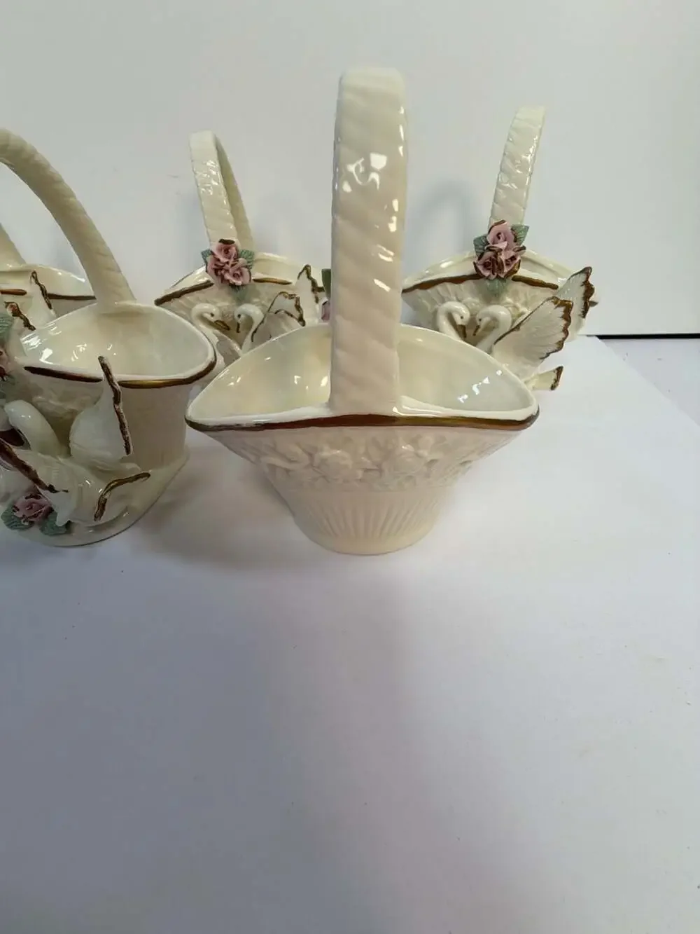 Set of 6 Berkeley Designs Porcelain Swan‎ Baskets with Pink Roses